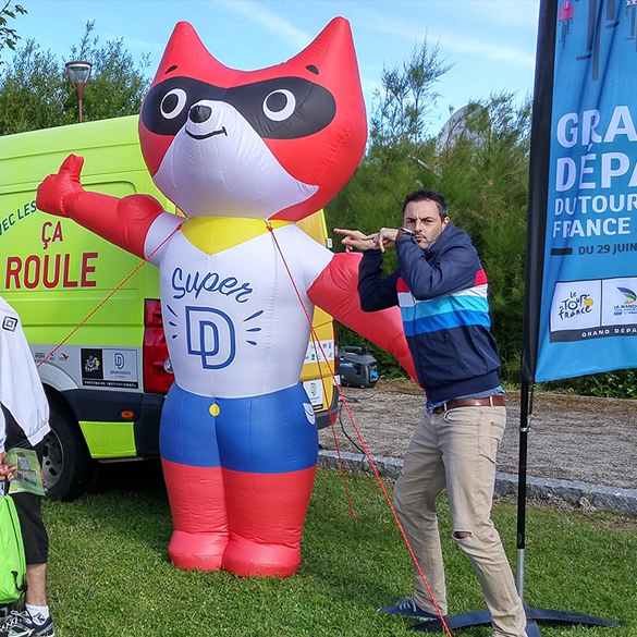 Une mascotte gonflable de 3m de haut 