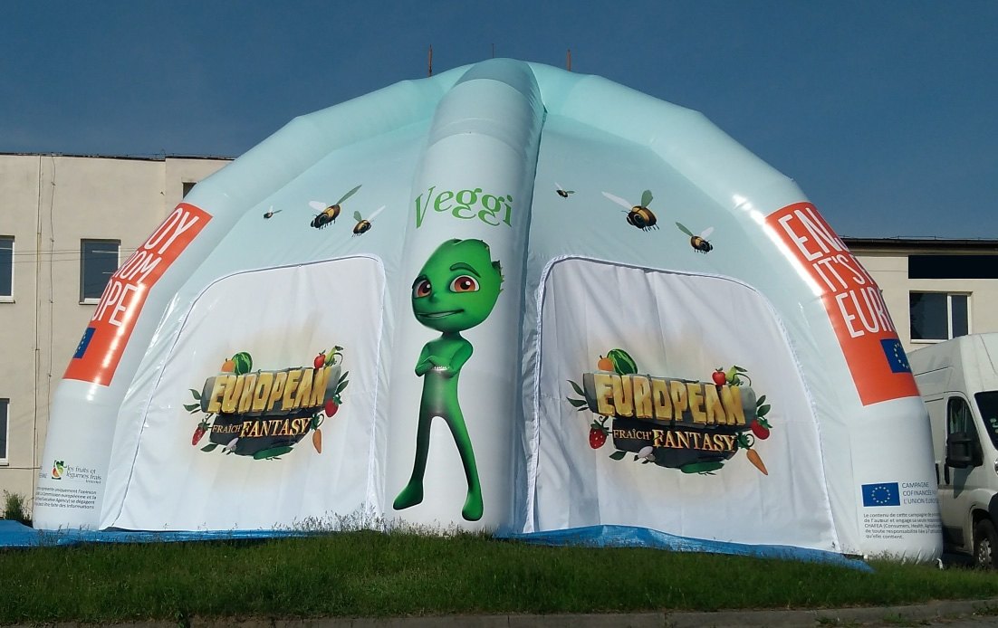 Une tente gonflable pour une animation culturelle